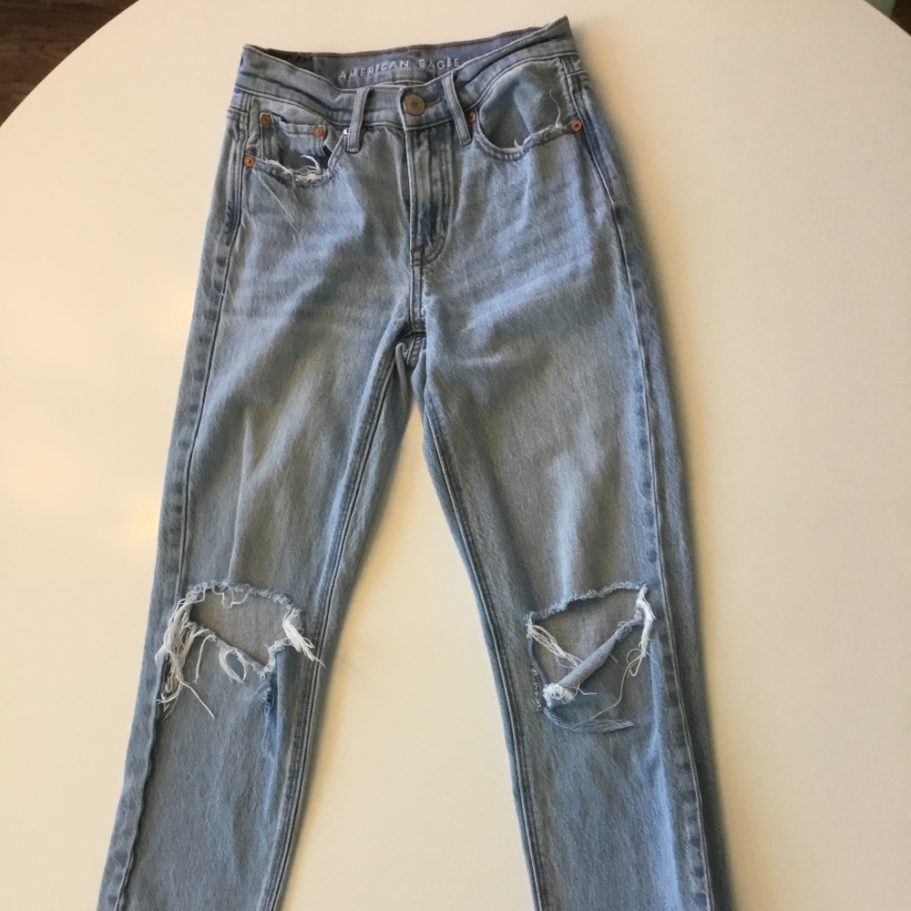 American Eagle Low Rise Straight Leg Jeans